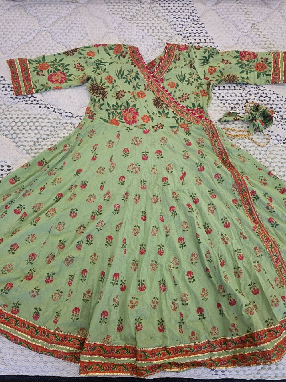 Women's Green Floral Wrap Dress with Red & Orange Accents - 3 Piece Suit Size 46